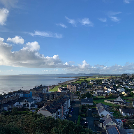 Castillo de Criccieth y vista del pueblo
